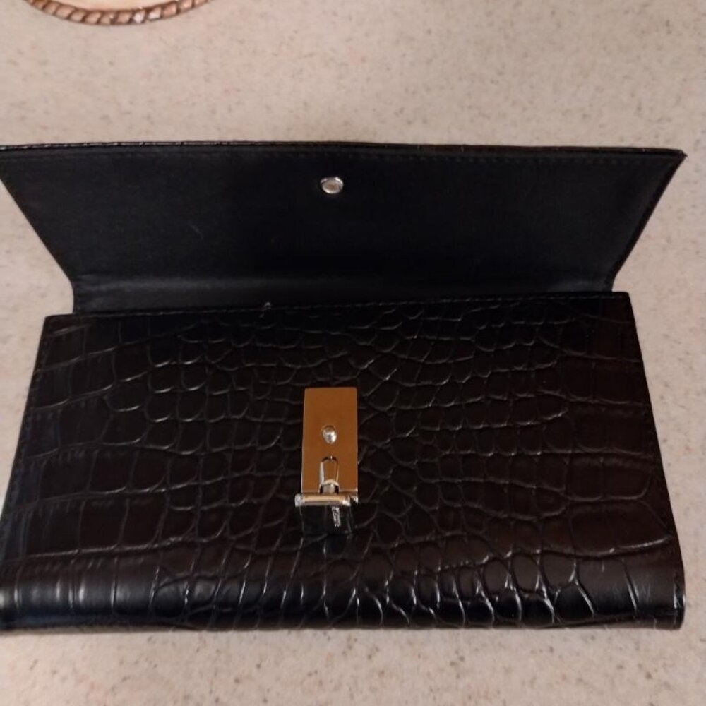 NWT LIZ CLAIBORNE TRIPLE BIFOLD WALLET - Picture 2 of 8